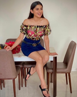 Kanika Mann feet photo thumbnail