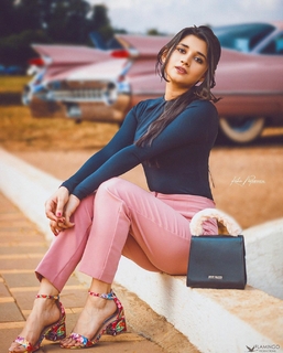 Kanika Mann feet photo thumbnail