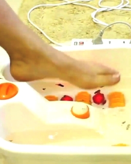 Kanika Mann feet photo thumbnail