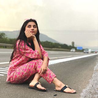Kanika Mann feet photo thumbnail