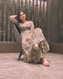 Kanika Mann feet photo thumbnail