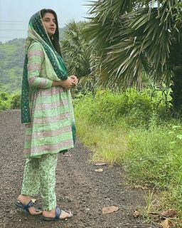 Kanika Mann feet photo thumbnail