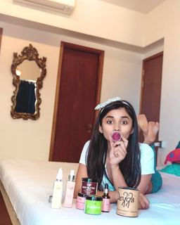 Kanika Mann feet photo thumbnail