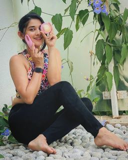 Kanika Mann feet photo thumbnail