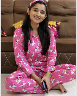 Kanika Mann feet photo thumbnail