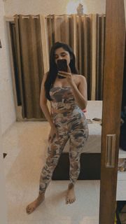 Kanika Mann feet photo thumbnail