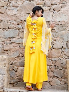 Kanika Mann feet photo thumbnail