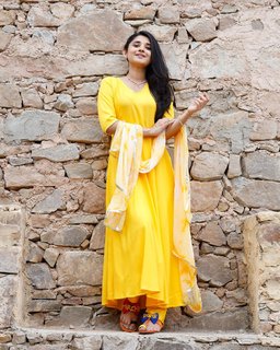 Kanika Mann feet photo thumbnail