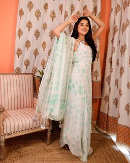 Kanika Mann feet photo thumbnail