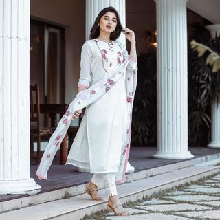 Kanika Mann feet photo thumbnail