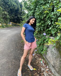 Kanika Mann feet photo thumbnail