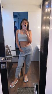 Kanika Mann feet photo thumbnail