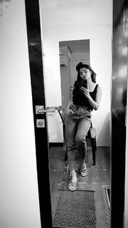 Kanika Mann feet photo thumbnail