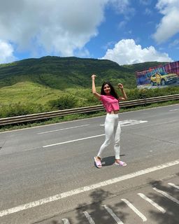 Kanika Mann feet photo thumbnail