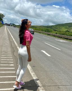 Kanika Mann feet photo thumbnail