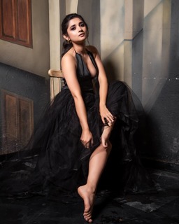 Kanika Mann feet photo thumbnail