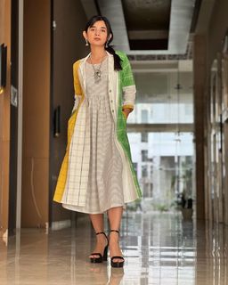 Kanika Mann feet photo thumbnail