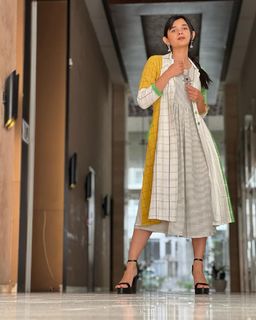 Kanika Mann feet photo thumbnail