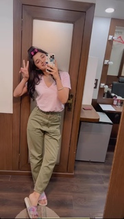 Kanika Mann feet photo thumbnail