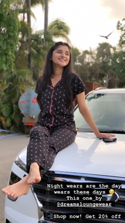 Kanika Mann feet photo thumbnail