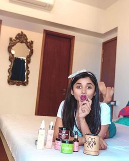 Kanika Mann feet photo thumbnail