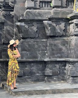 Kanika Mann feet photo thumbnail