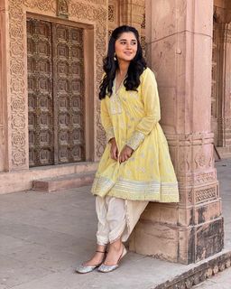 Kanika Mann feet photo thumbnail