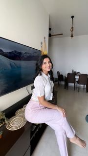 Kanika Mann feet photo thumbnail