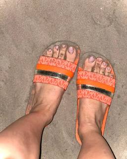 Kanika Mann feet photo thumbnail