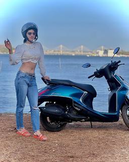 Kanika Mann feet photo thumbnail