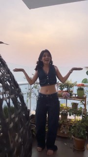 Kanika Mann feet photo thumbnail