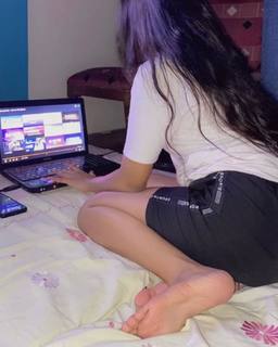 Kanika Mann feet photo thumbnail