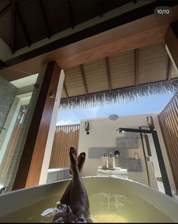 Kanika Mann feet photo thumbnail