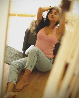 Kanika Mann feet photo thumbnail