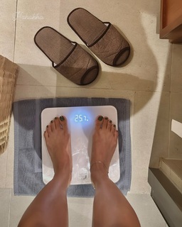 Kanika Mann feet photo thumbnail