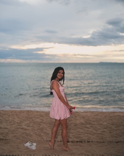 Kanika Mann feet photo thumbnail