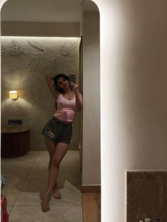 Kanika Mann feet photo thumbnail