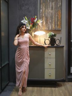 Kanika Mann feet photo thumbnail