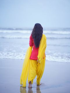 Kanika Mann feet photo thumbnail