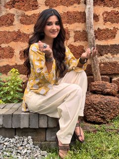 Kanika Mann feet photo thumbnail