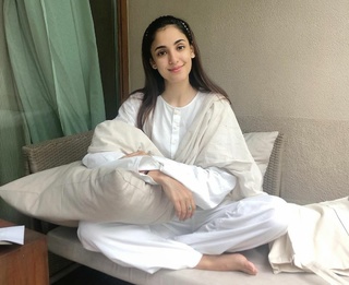 Kanikka Kapur feet photo 17