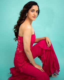 Kanikka Kapur feet photo 3