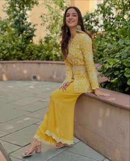 Kanikka Kapur feet photo 16