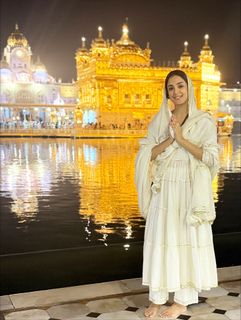 Kanikka Kapur feet photo 11