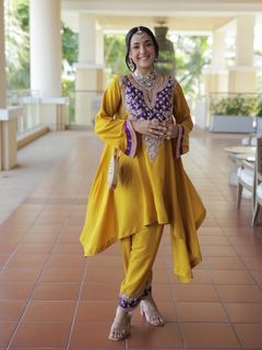 Kanikka Kapur feet photo 8