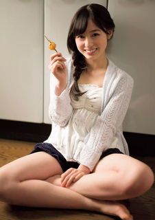 Kanna Hashimoto feet photo thumbnail