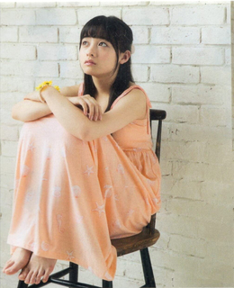 Kanna Hashimoto feet photo thumbnail
