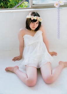 Kanna Hashimoto feet photo thumbnail