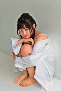 Kanna Hashimoto feet photo thumbnail