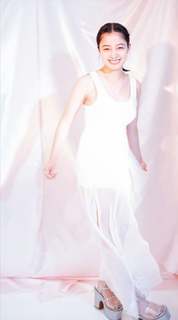 Kanna Hashimoto feet photo thumbnail